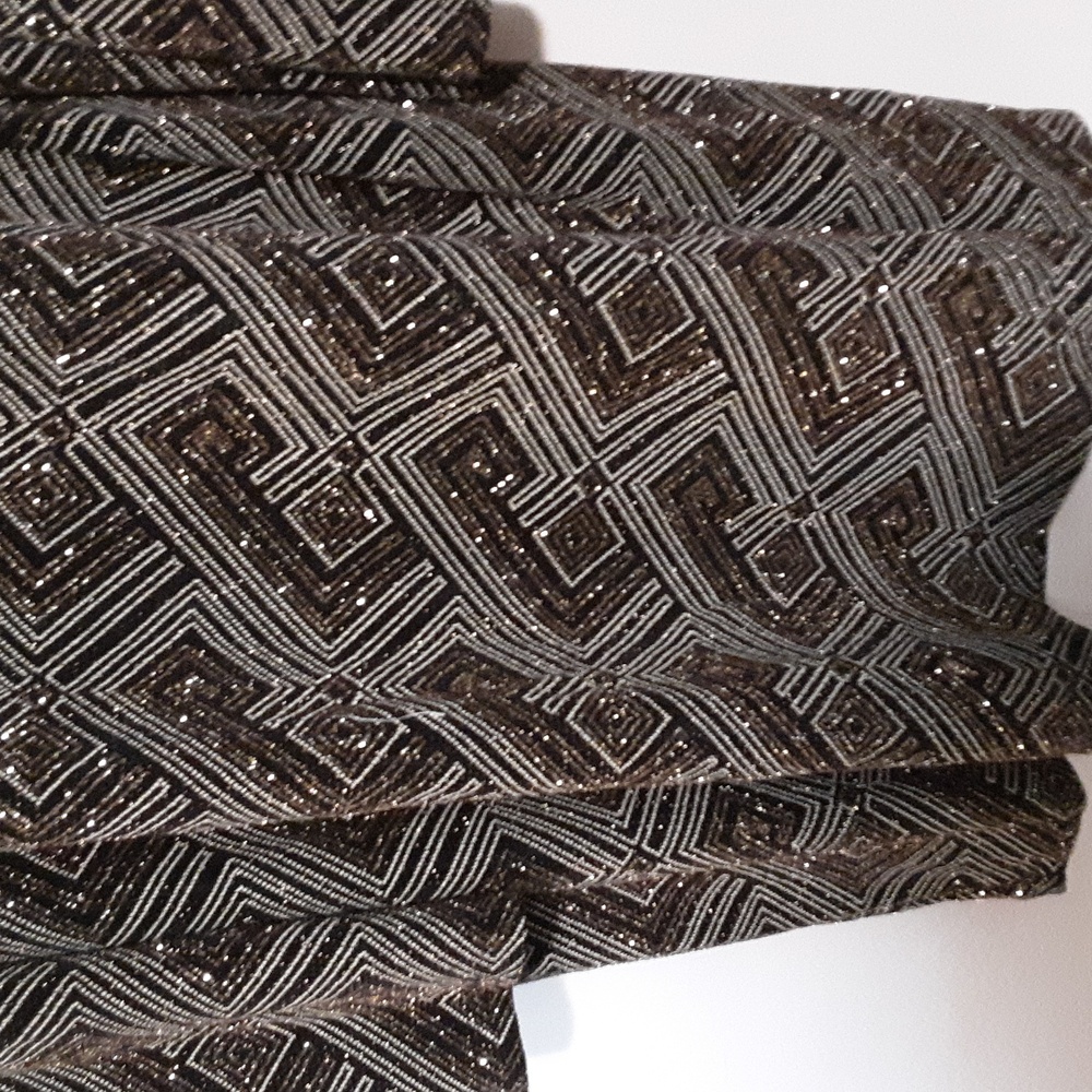 Elegant Black and Silver Geometric Dress - Picture 2 of 6